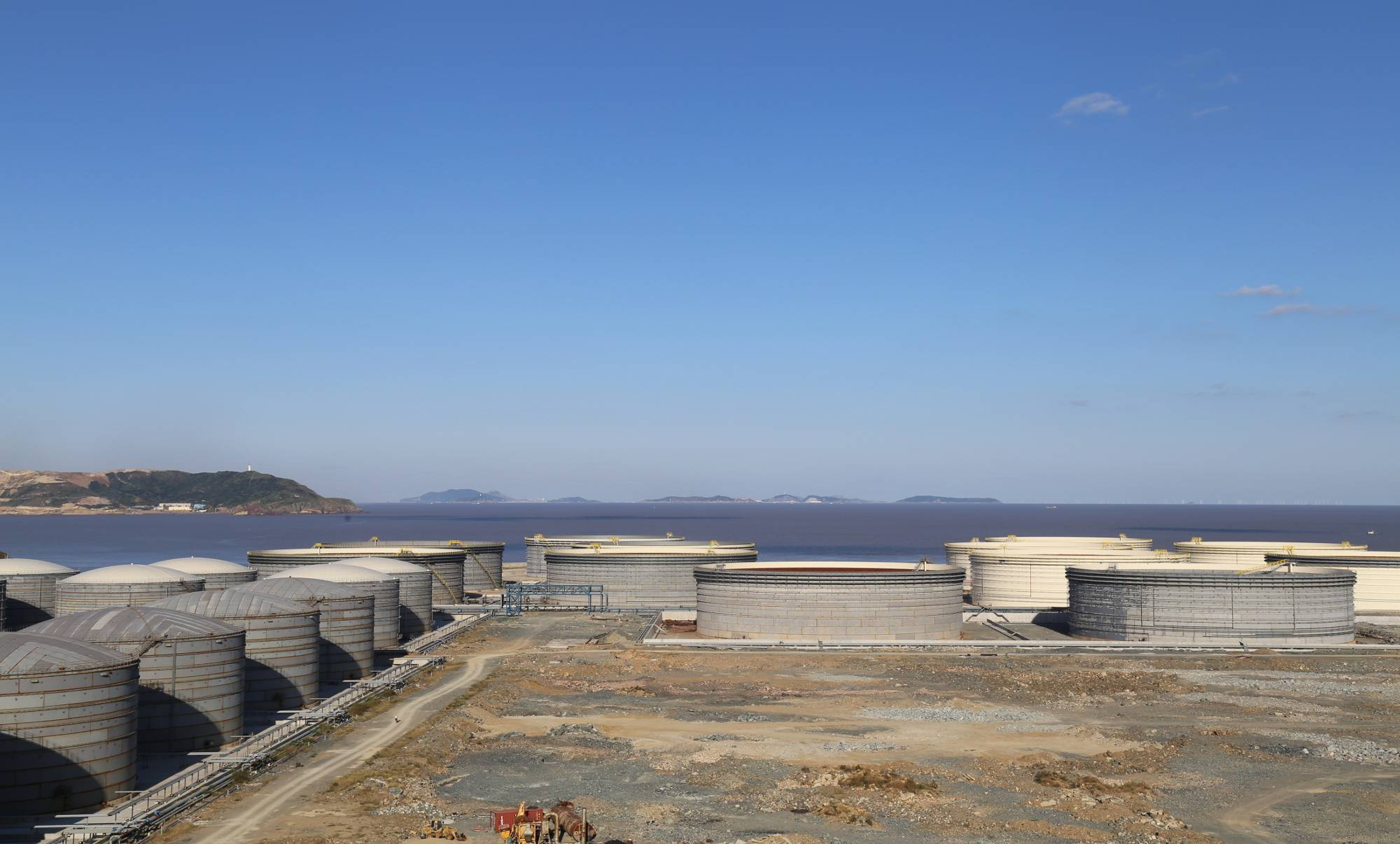 14×100000立方米、15×20000立方米、1×10000立方米黃澤山石油中轉(zhuǎn)儲(chǔ)運(yùn)項(xiàng)目陸域部分Ⅰ&Ⅱ標(biāo)段儲(chǔ)罐工程   廣廈(舟山)能源集團(tuán)有限公司